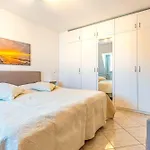 Fewo-nordlicht-in-binz-2-raum-bis-4-pers-direkt-am-strand-meerblick-aufzug-wallbox-hund Lägenhet Binz