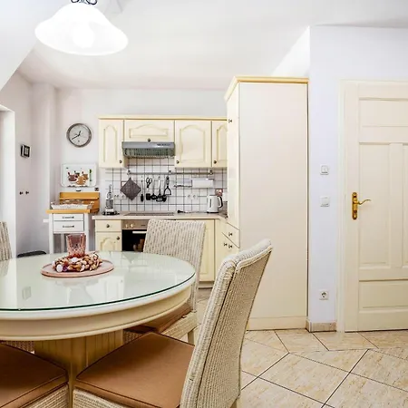 Apartamento Fewo-nordlicht-in-binz-2-raum-bis-4-pers-direkt-am-strand-meerblick-aufzug-wallbox-hund Binz